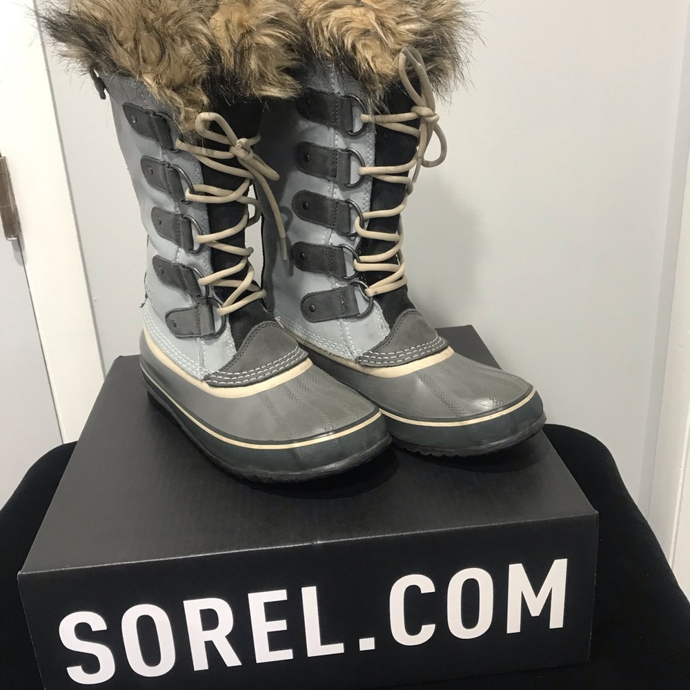 Joan of Arc Sorel boots